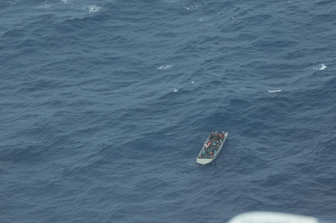 &nbsp;Il barchino con 47 migranti poi naufragato