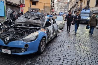 Gli scontri tra ultra' a Napoli