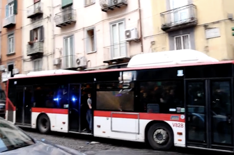 assalto napoletani bus tifosi tedeschi eintracht