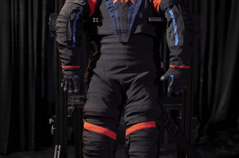 La tuta spaziale della Nasa per la missione sulla Luna del 2025