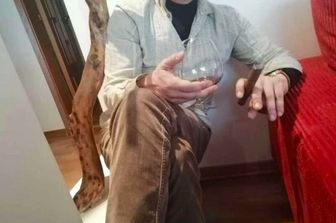 Matteo Messina Denaro con Cognac e sigaro nel salotto dei coniugi fiancheggiatori arrestati