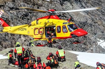 Un intervento del soccorso alpino &nbsp;