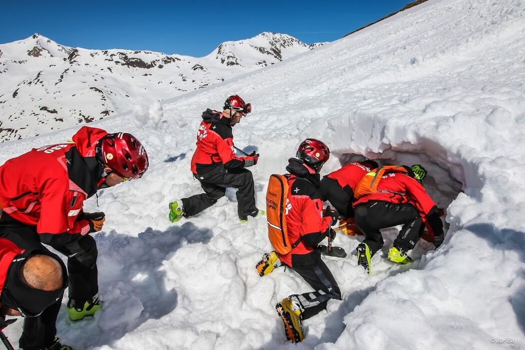 Un intervento del soccorso alpino &nbsp;