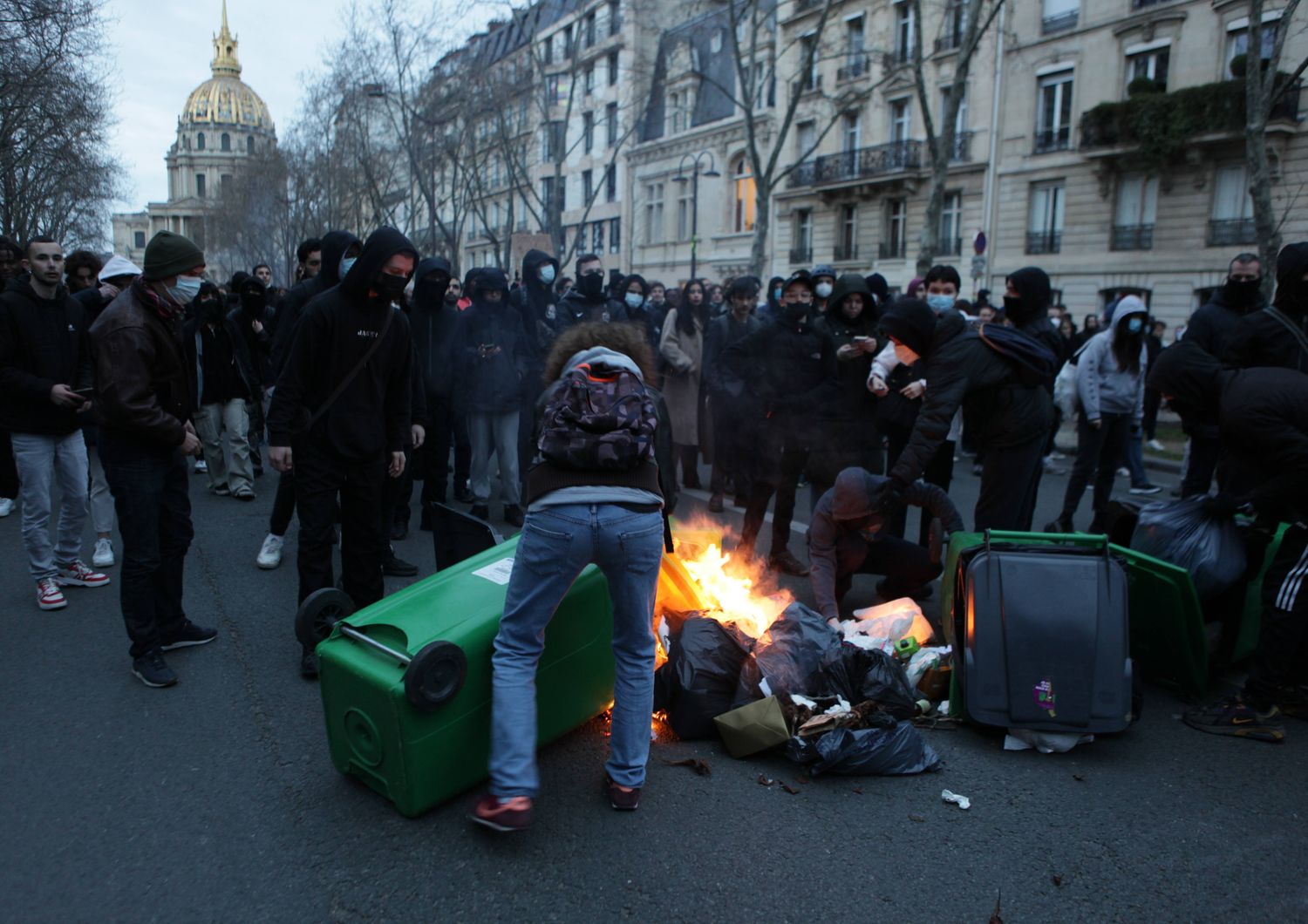 Proteste e scontri a Parigi