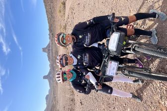 Le tre biker durante la 'Marocco Expedition Women Challenge'&nbsp;