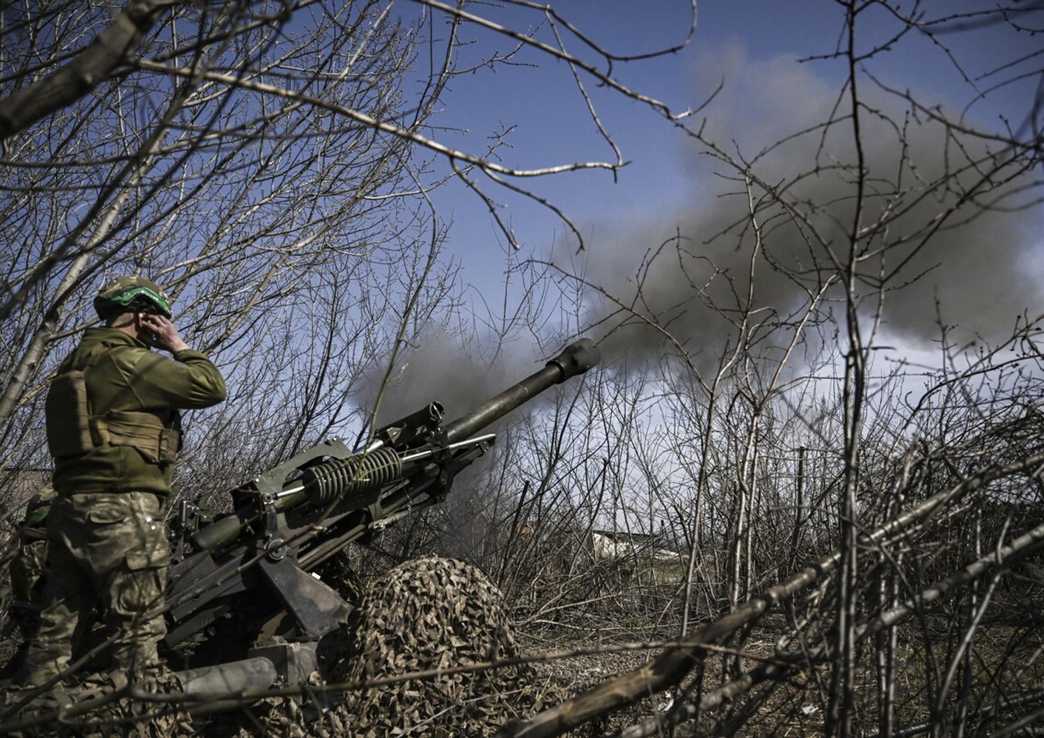 Artigliere ucraino a Bakhmut