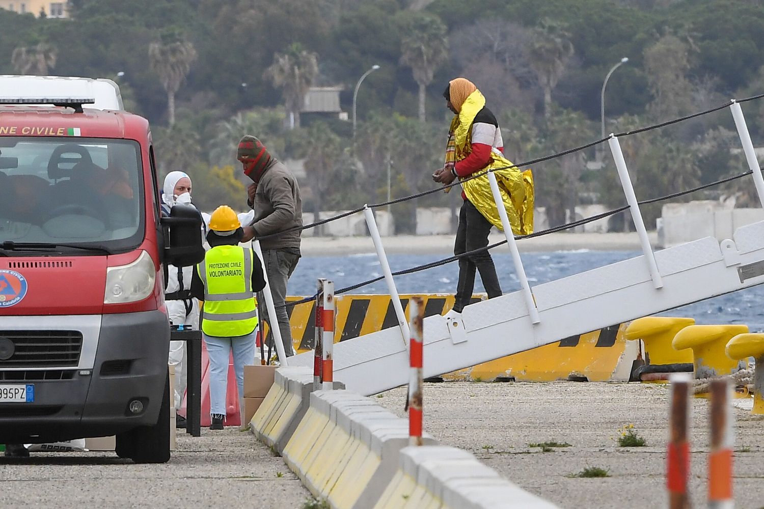Uno sbarco di migranti da Lampedusa