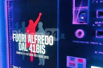 Distributore di sigarette hackerato