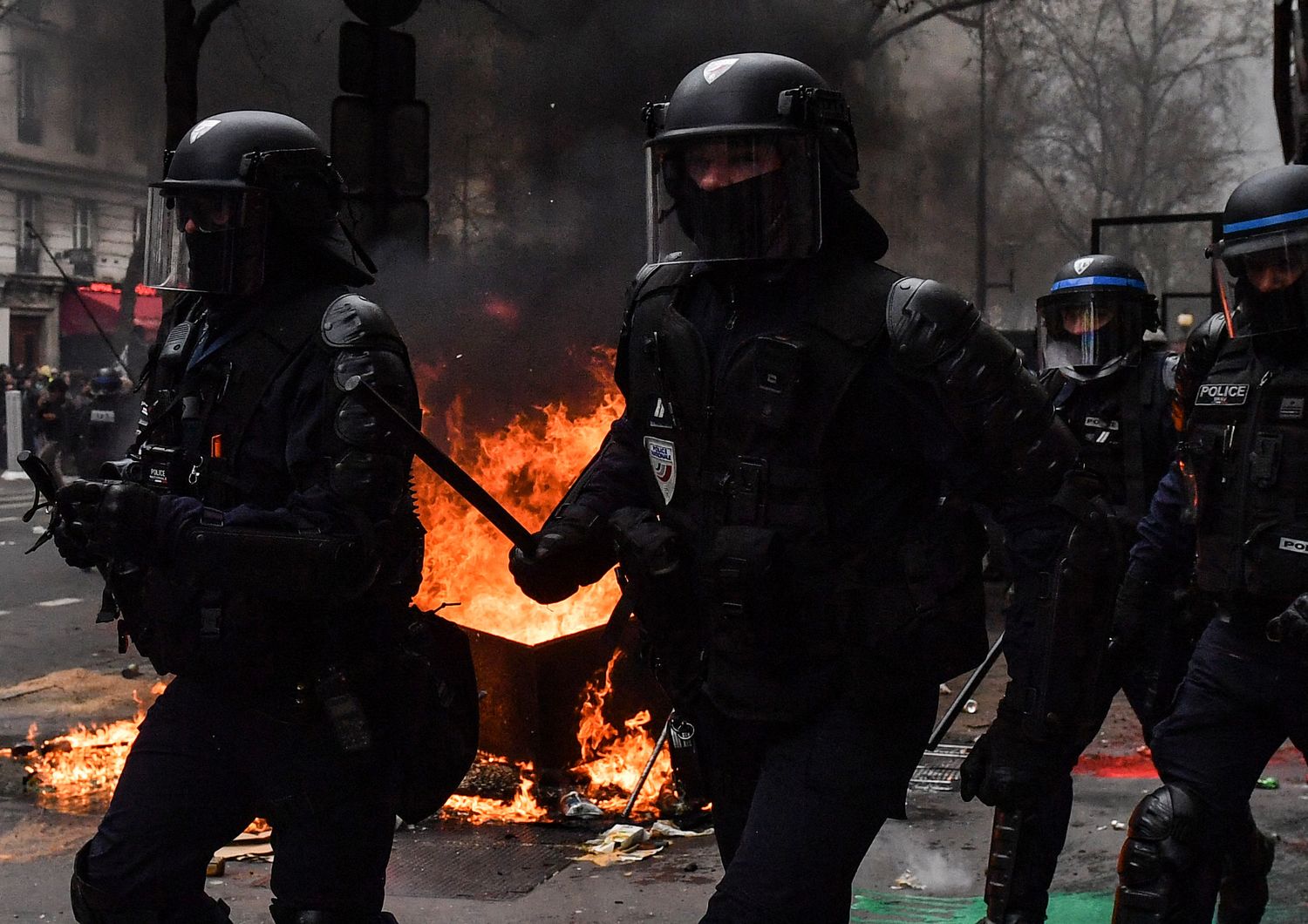 Polizia antisommossa francese a Parigi
