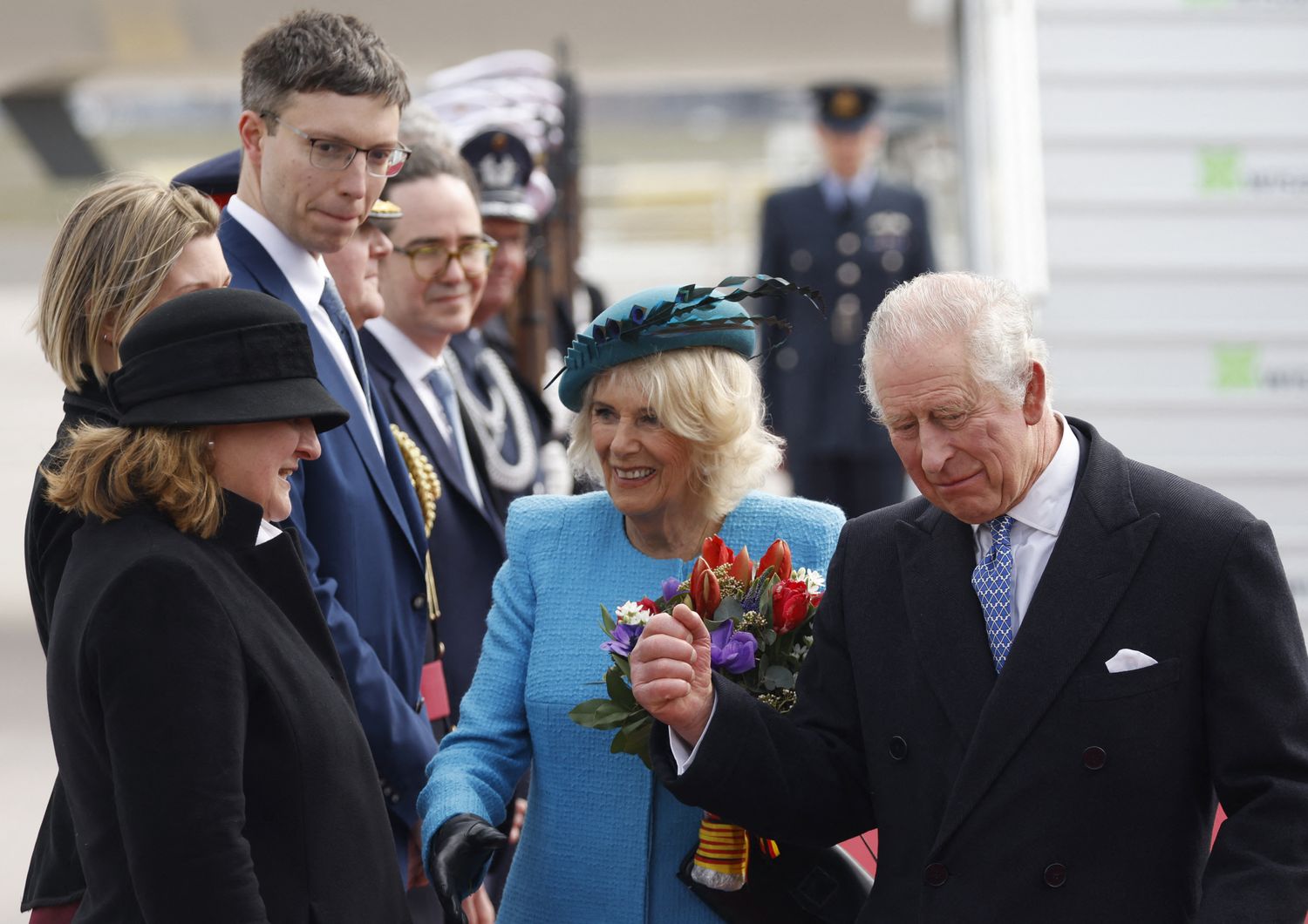 Carlo e Camilla all'aeroporto di Berlino