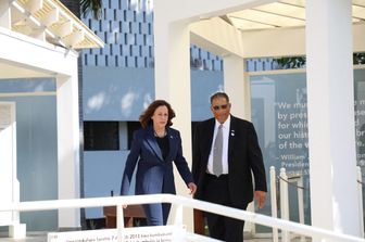 Kamala Harris in visita in Ghana