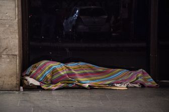 Un senzatetto a Roma