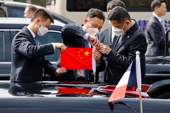 Funzionari cinesi preparano l'arrivo del presidente francese Macron a Pechino&nbsp;
