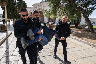 Scontri tra forze israeliane e manifestanti