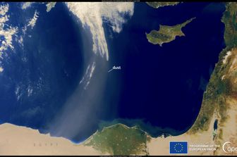 Il pennacchio di sabbia del Sahara che attraversa il Mediterraneo