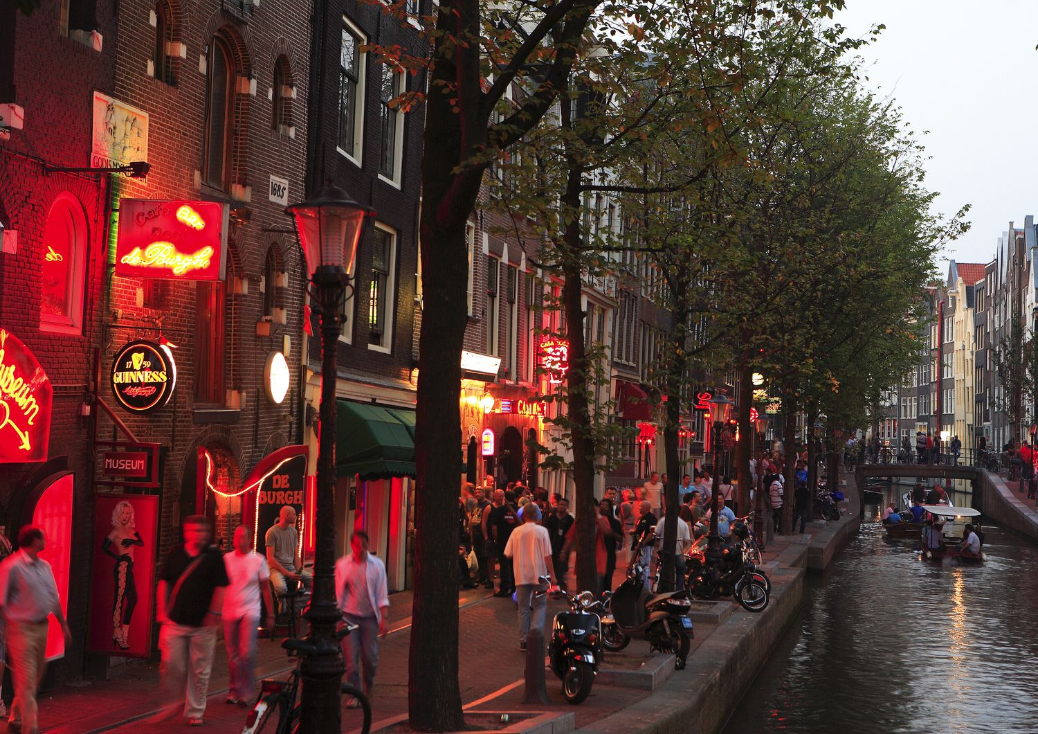 stretta nel quartiere a luci rosse amsterdam
