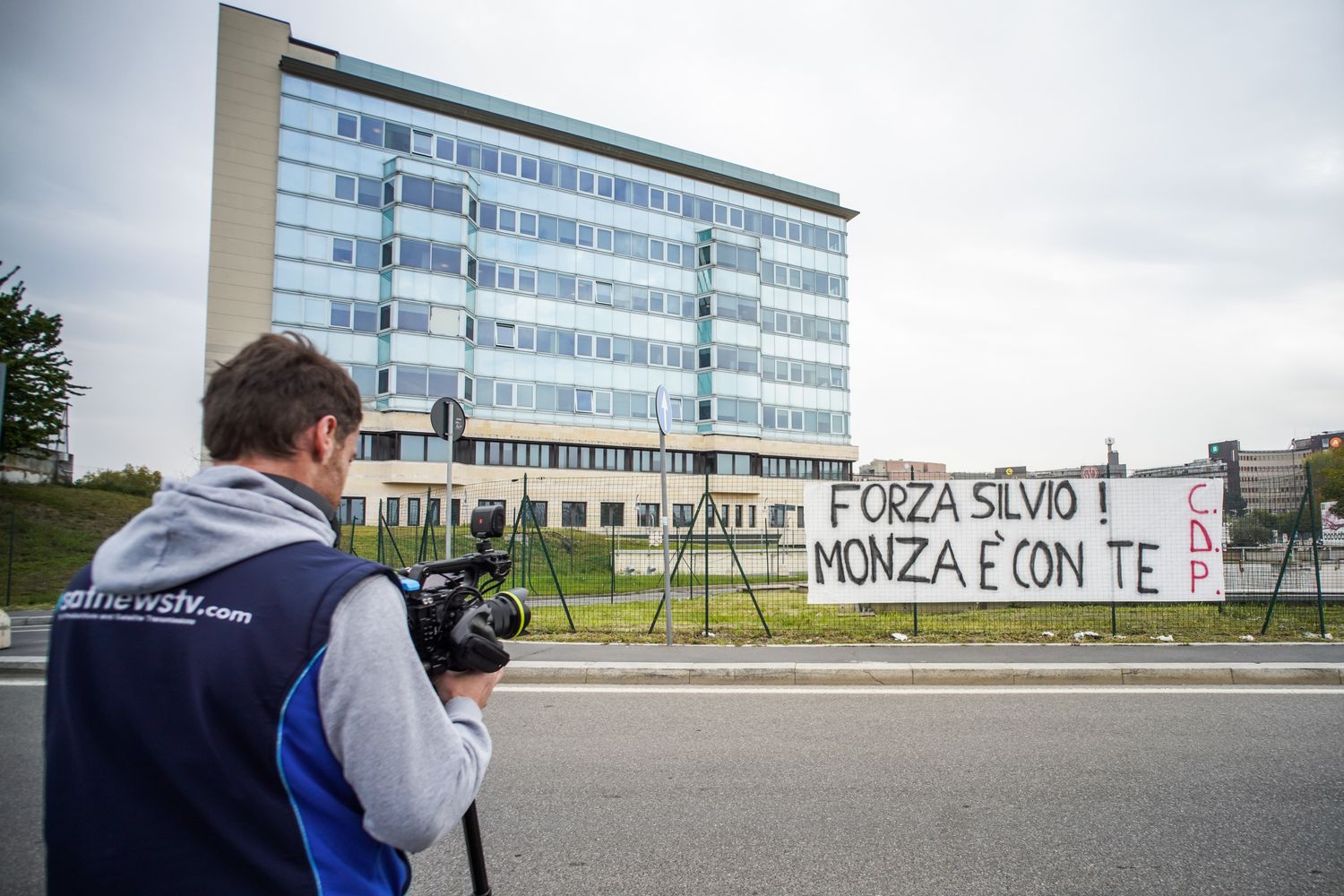 Il San Raffaele, dove &egrave; ricoverato Berlusconi