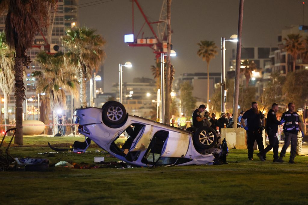 L'auto che si &egrave; schiantata sulla folla a Tel Aviv &nbsp;