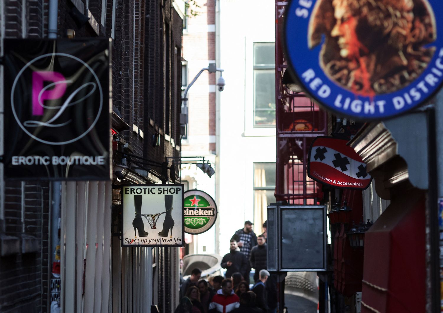 Il quartiere a luci rosse ad Amsterdam, nel centro citt&agrave; &nbsp;