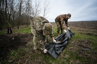 ucraina video decapitazioni soldati zelensky bestie