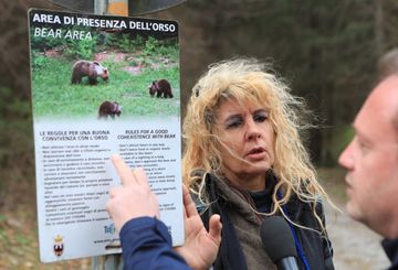 Come funziona lo spray anti orsi in arrivo in Trentino