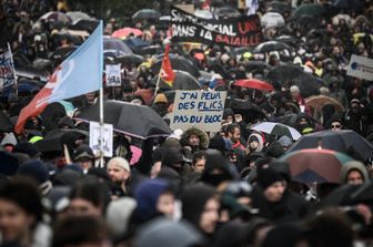 Dodicesima giornata di mobilitazione in Francia contro la riforma delle pensioni