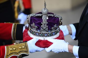 Carlo III gioielli corona incoronazione
