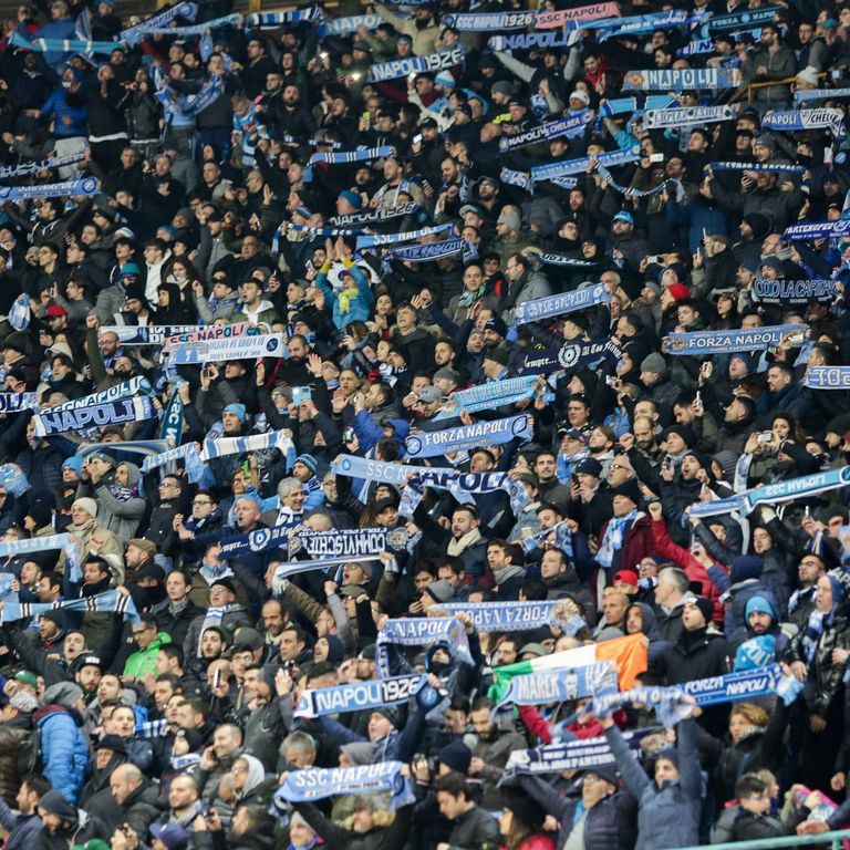 Tifosi del Napoli in curva