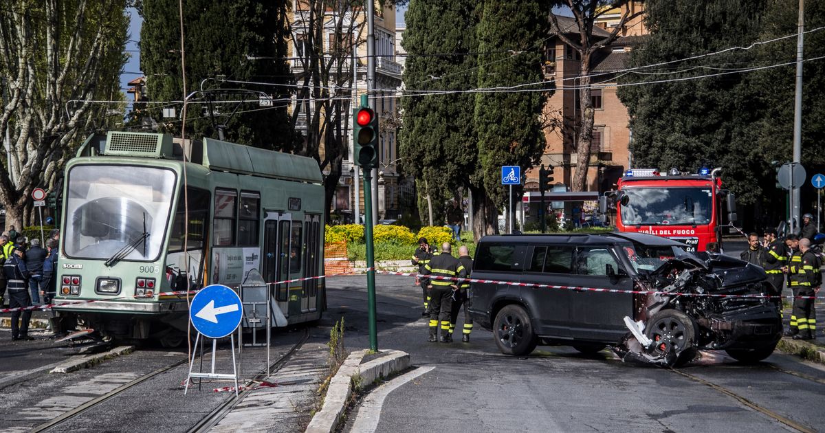 Frontale con un tram per Ciro Immobile, era in auto con le figlie
