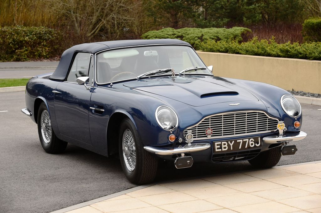 Aston Martin DB6