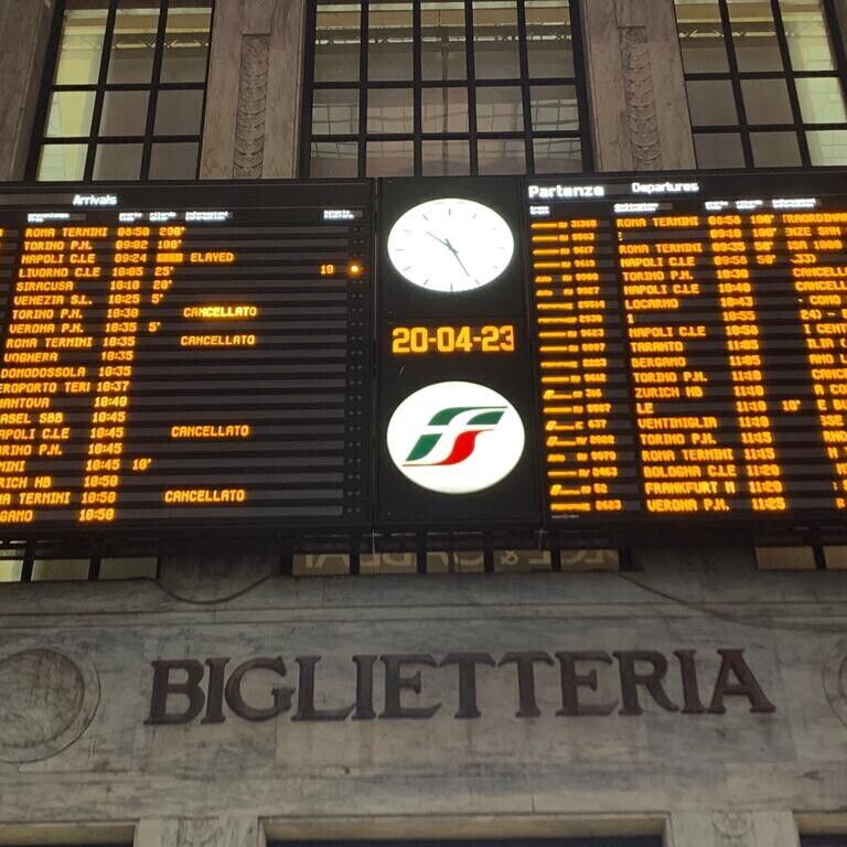 Ritardo treni in stazione