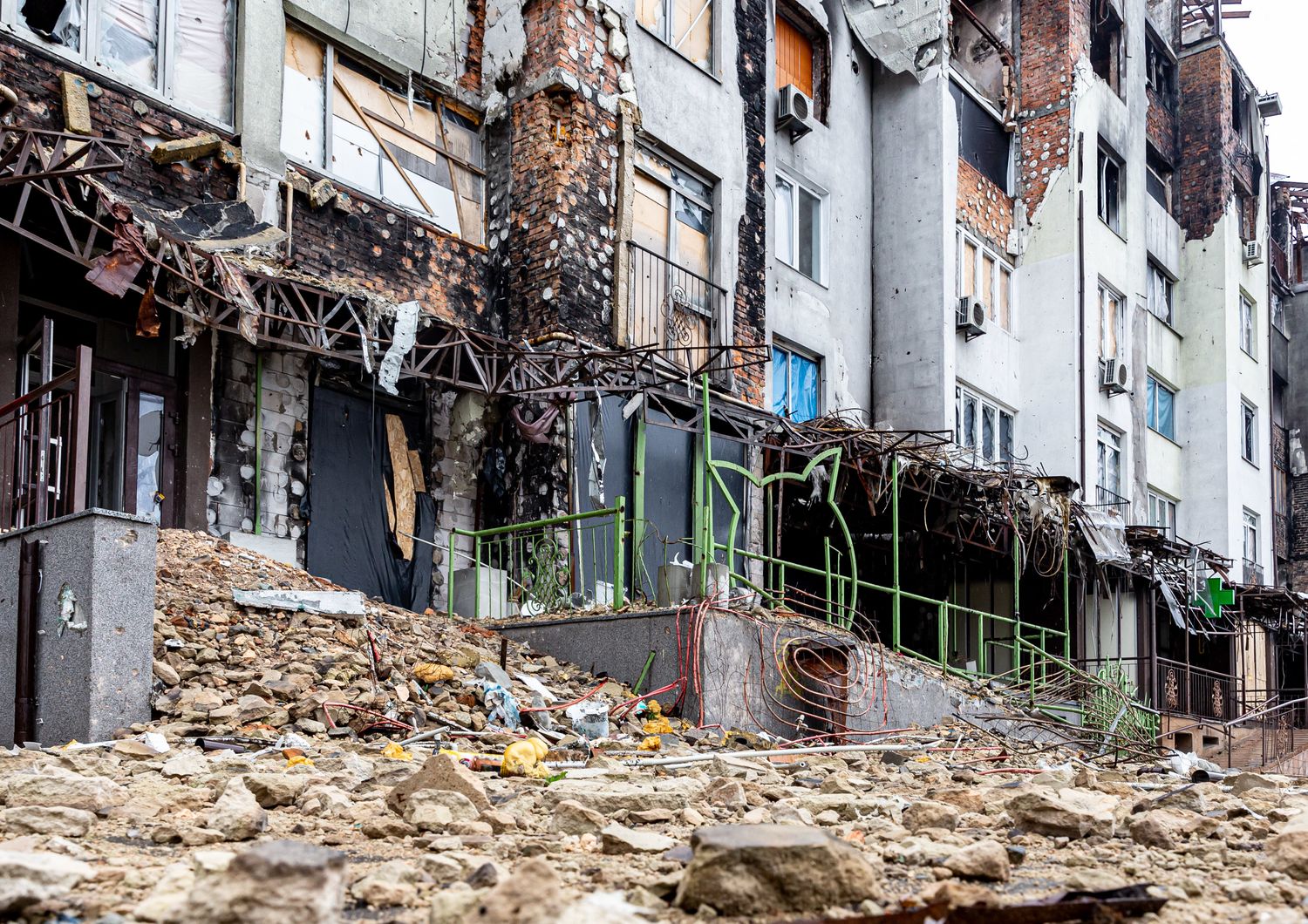 Edifici distrutti nella regione vicino a Kiev in un'immagine risalente al 20 aprile 2023&nbsp;