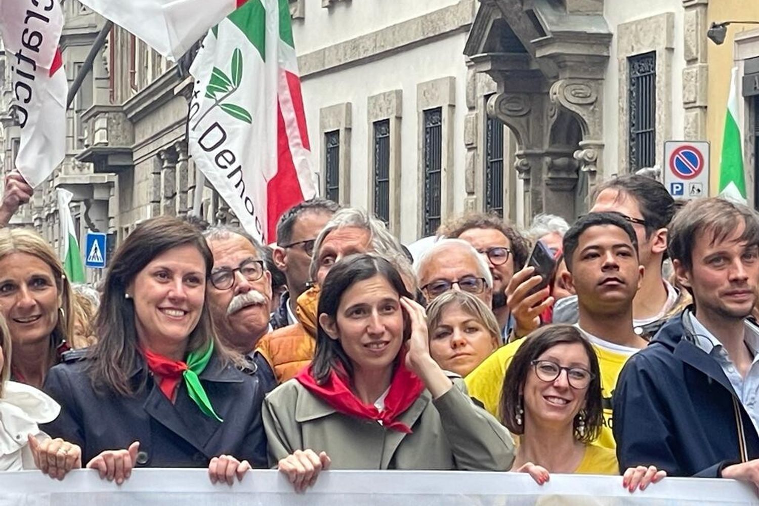 Elly Schlein al corteo del 25 aprile
