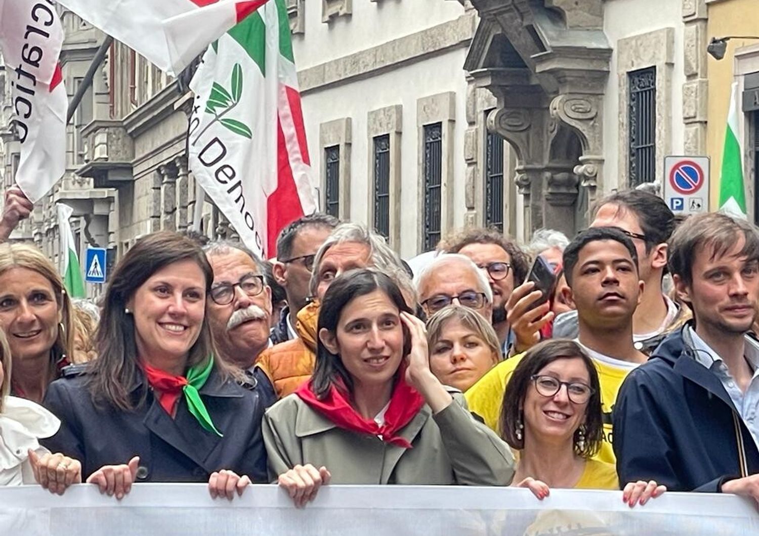 Elly Schlein al corteo del 25 aprile