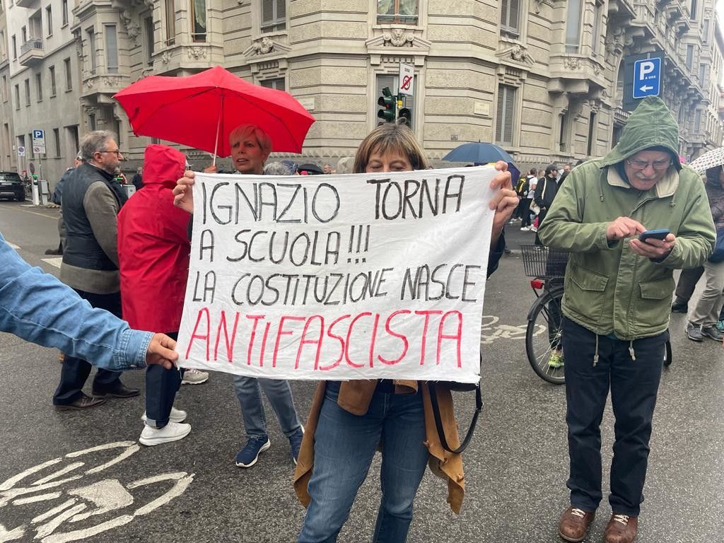 Striscione ironico su La Russa a Milano