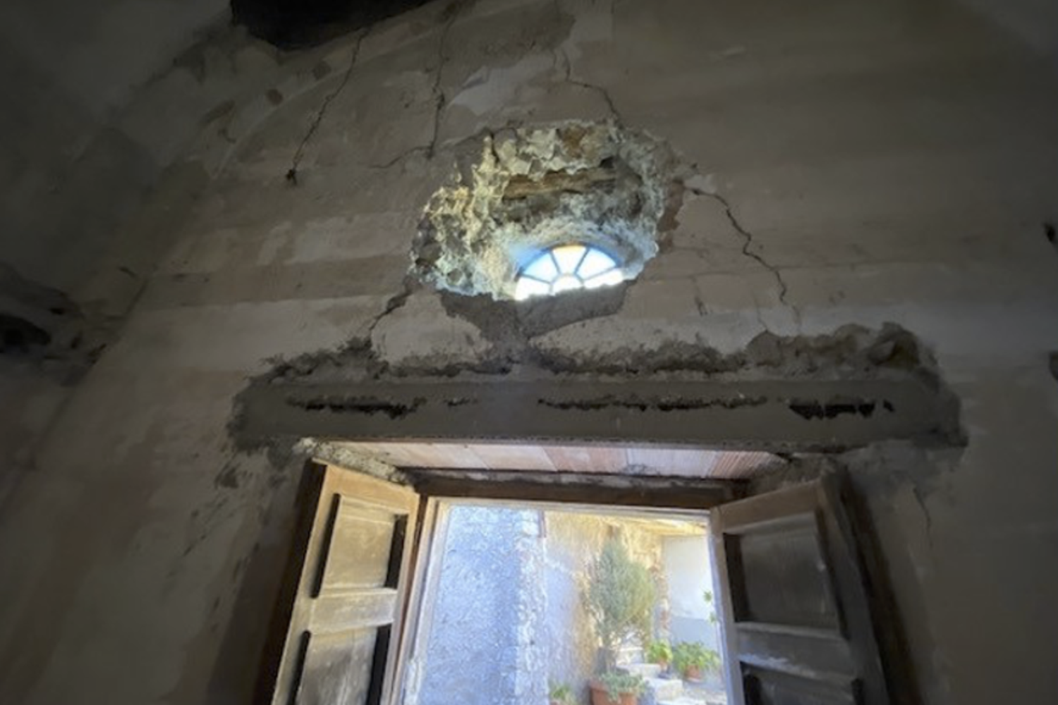 La chiesa di Lofreni