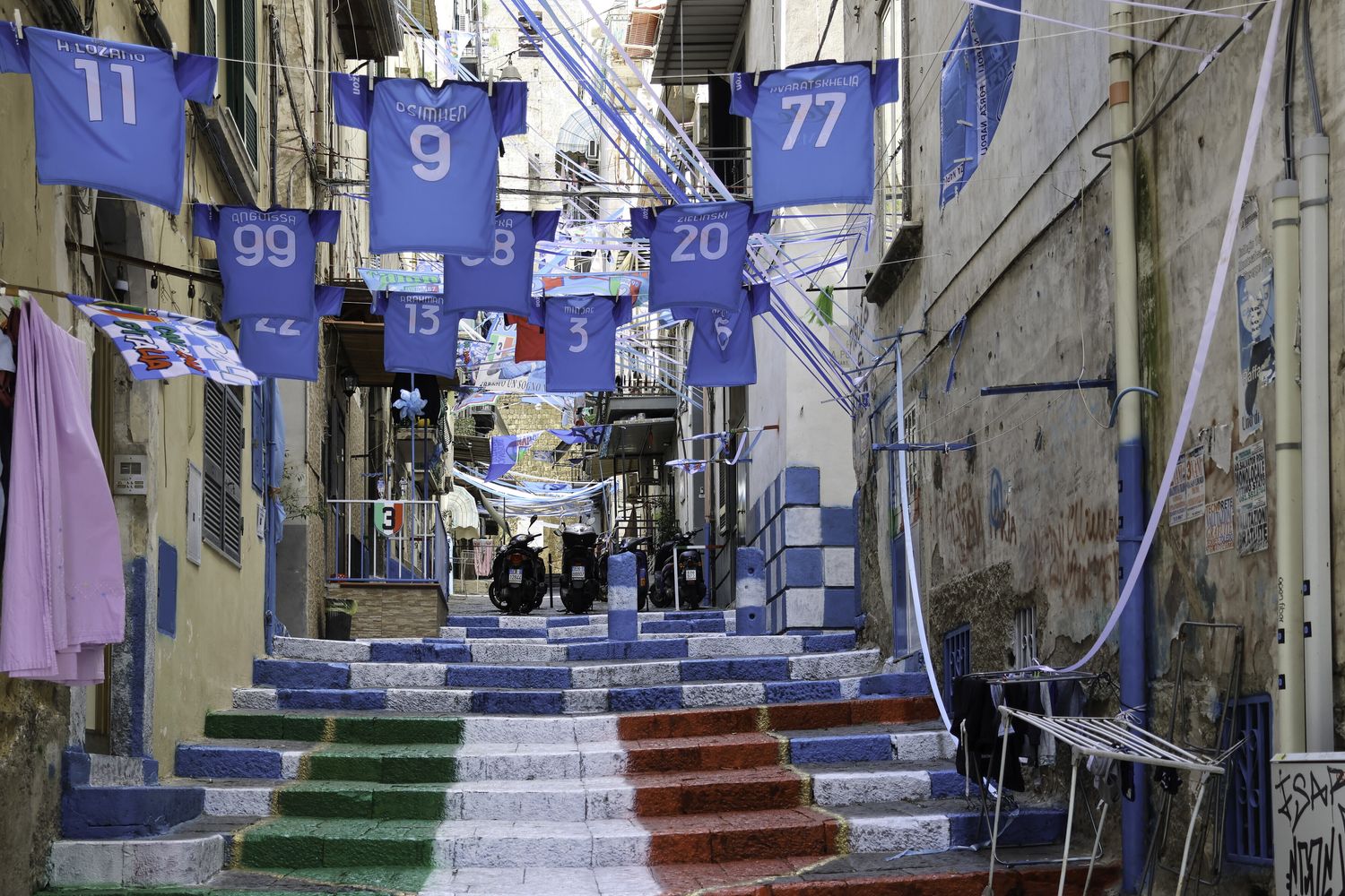 Preparativi a Napoli per la festa scudetto
