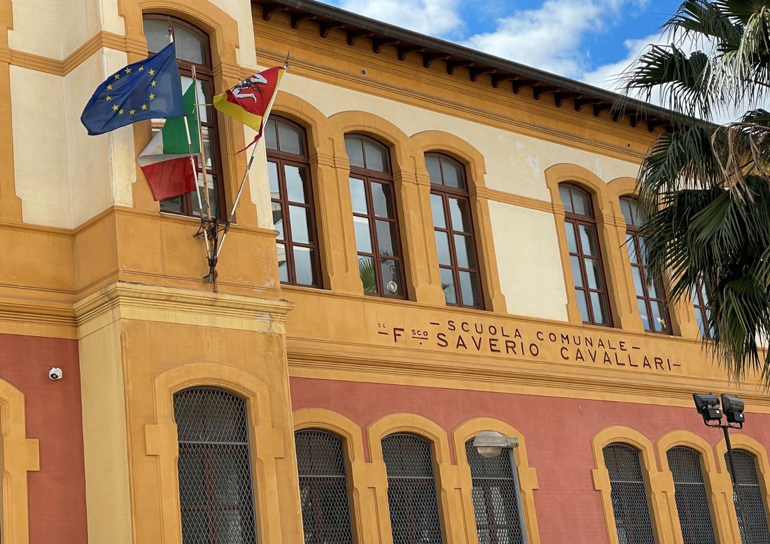 Scuola Cavallari del quartiere Romagnolo di Palermo