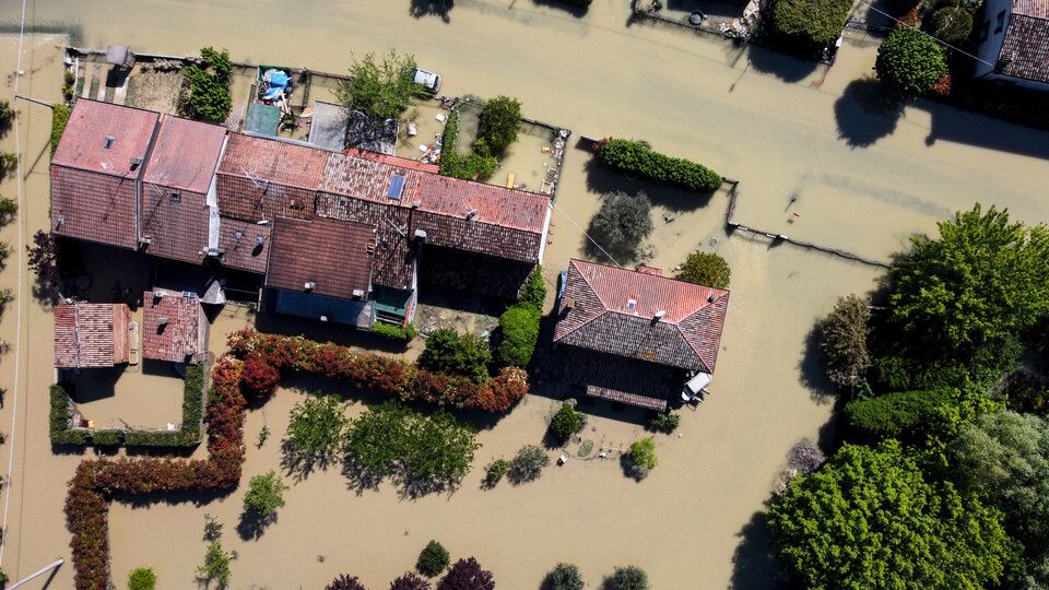 Paesi del Ravennate invase da fango e detriti