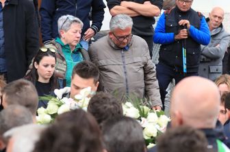 La famiglia di Andrea Papi al funerale del figlio ucciso dall'orsa&nbsp;
