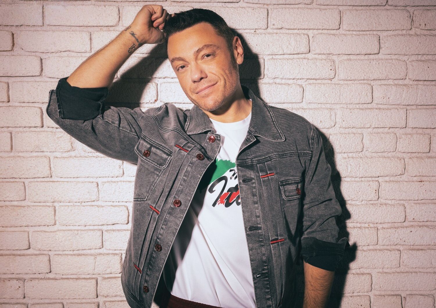 Tiziano Ferro ci racconta il nuovo album Il mondo è nostro