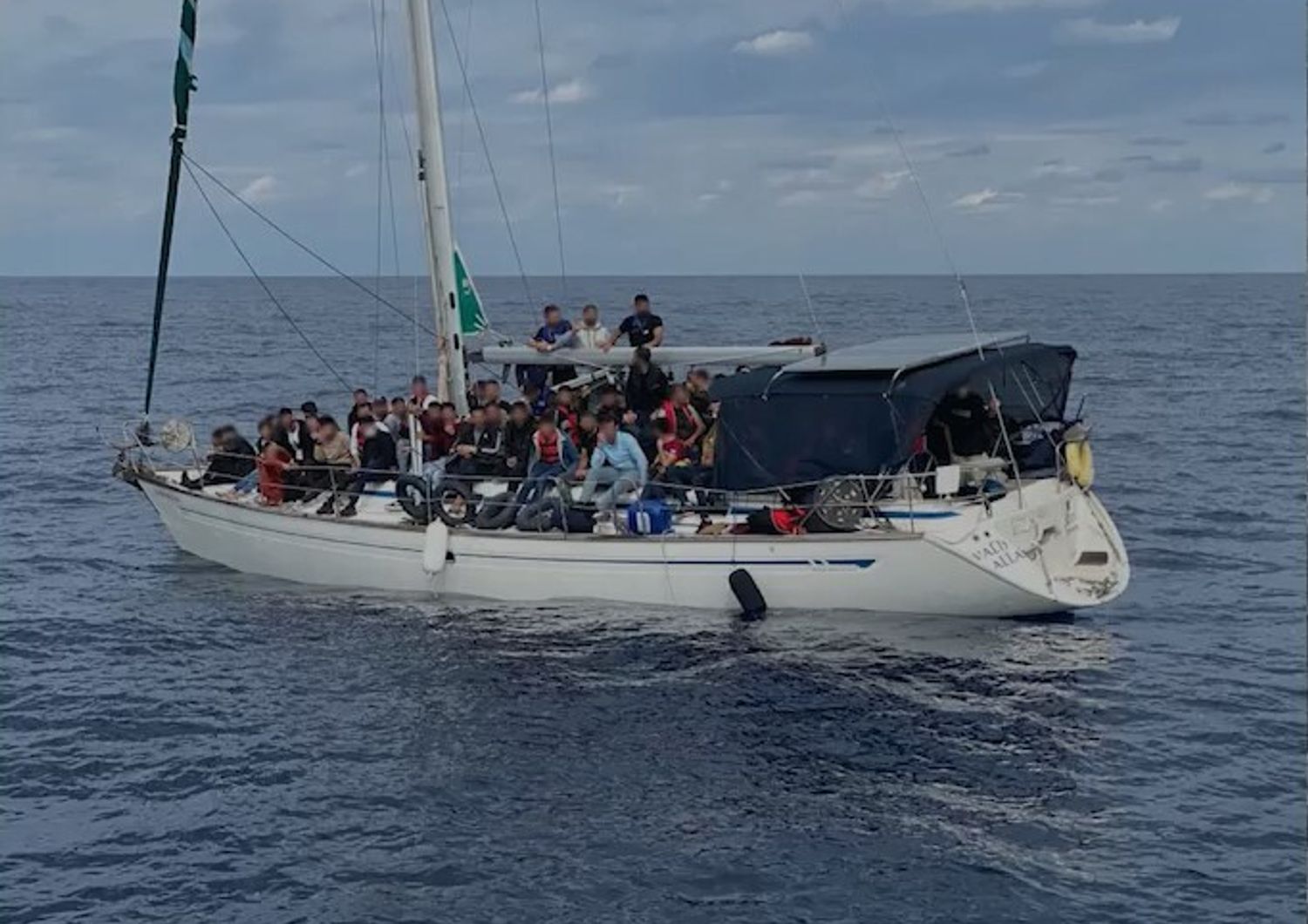 migranti barca vela rotta balcanica arresti