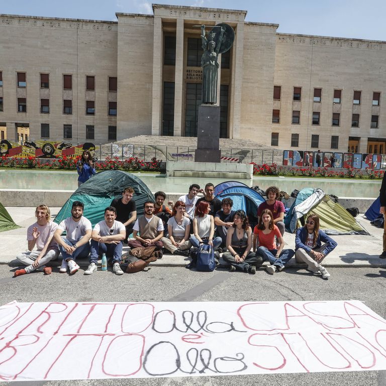 caro affitti roma milano firenze servono posti letto studenti universitari