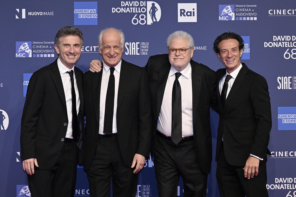 Roberto And&ograve; con Toni Servillo e Ficarra e Picone per il film &quot;La stranezza&quot;