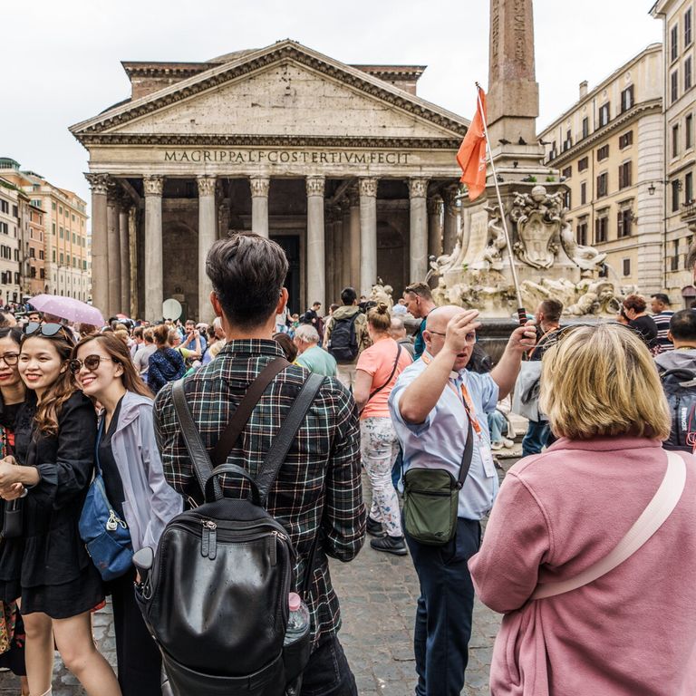 Turisti al Pantheon&nbsp;