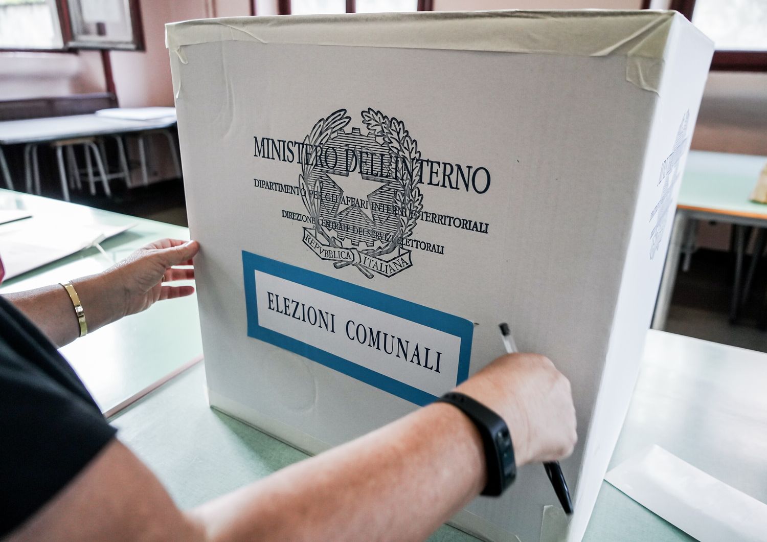 Urna per le elezioni comunali