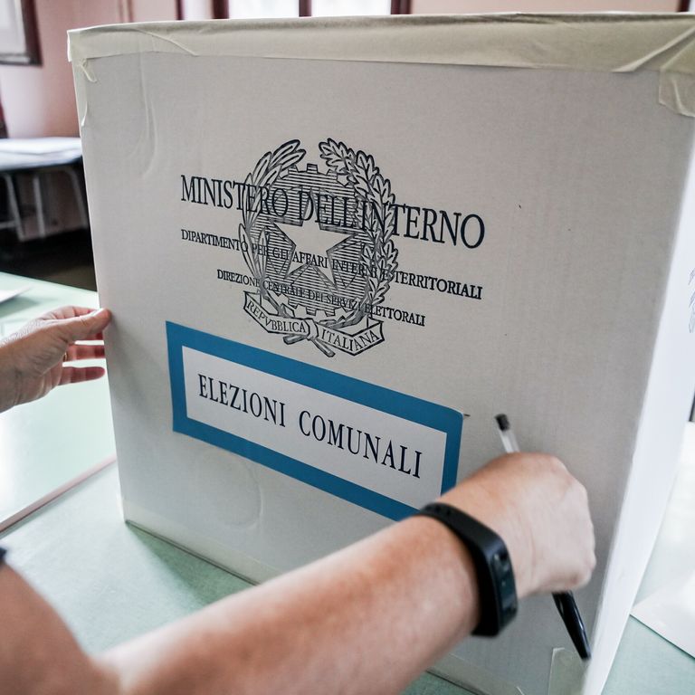 Urna per le elezioni comunali
