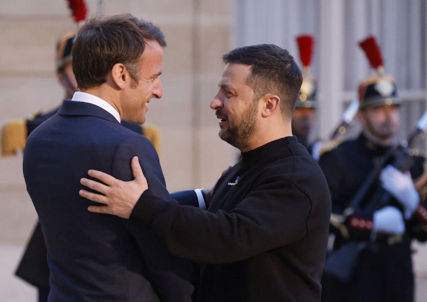 Macron e Zelensky a Parigi