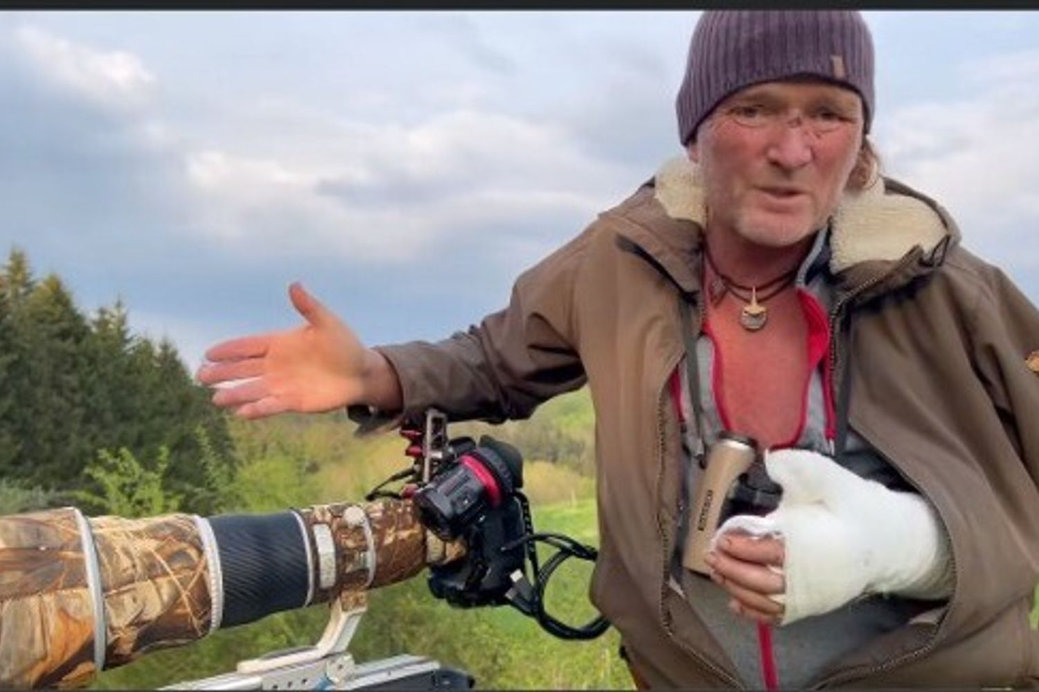 Andreas Kieling dopo l'attacco dell'orso