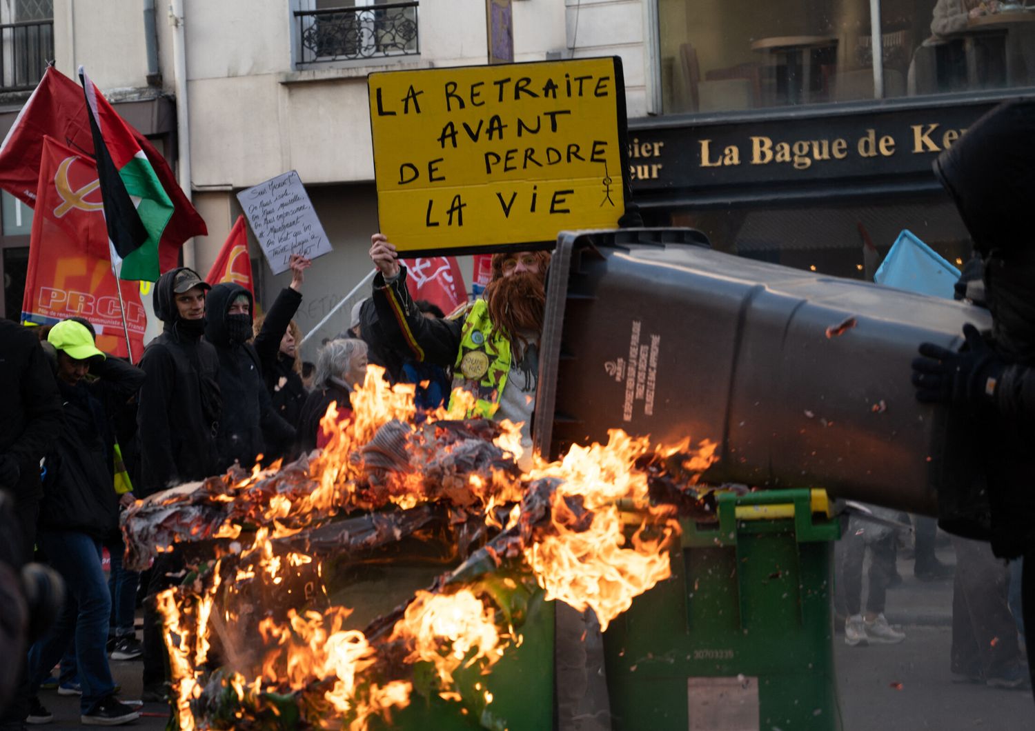 Disordini a una manifestazione delle Jeune Garde a Parigi